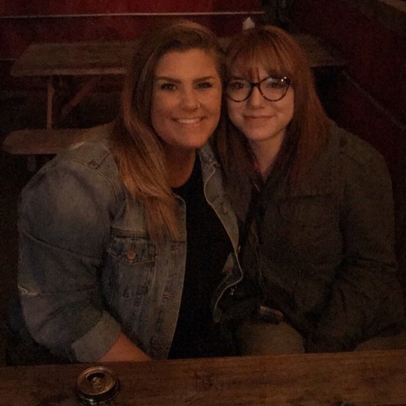 Meet your Posher, Alex - Picture 2 of 6